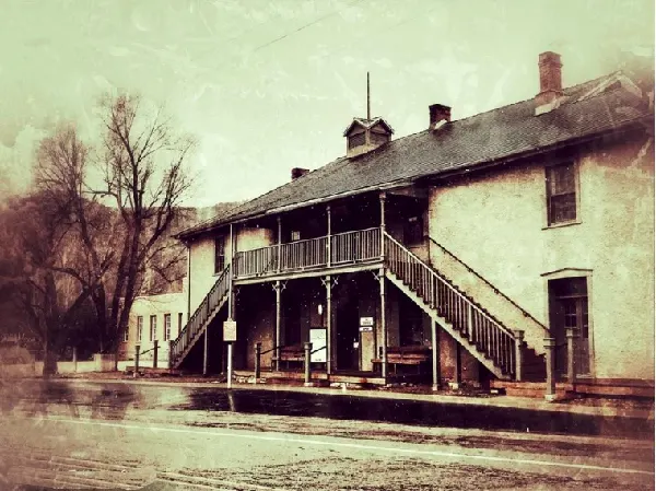 Historic adobe building at Lincoln Historic Site